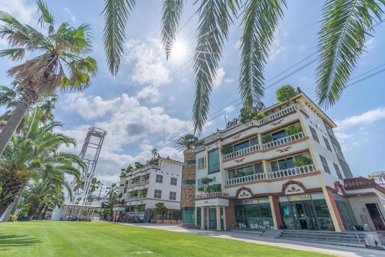เชจู ไนน์ รีสอร์ต Hotel เมืองเชจู ภายนอก รูปภาพ