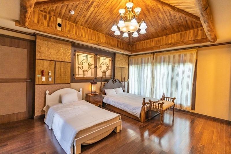 เชจู ไนน์ รีสอร์ต Hotel เมืองเชจู ภายนอก รูปภาพ