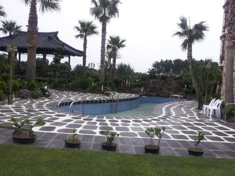 เชจู ไนน์ รีสอร์ต Hotel เมืองเชจู ภายนอก รูปภาพ