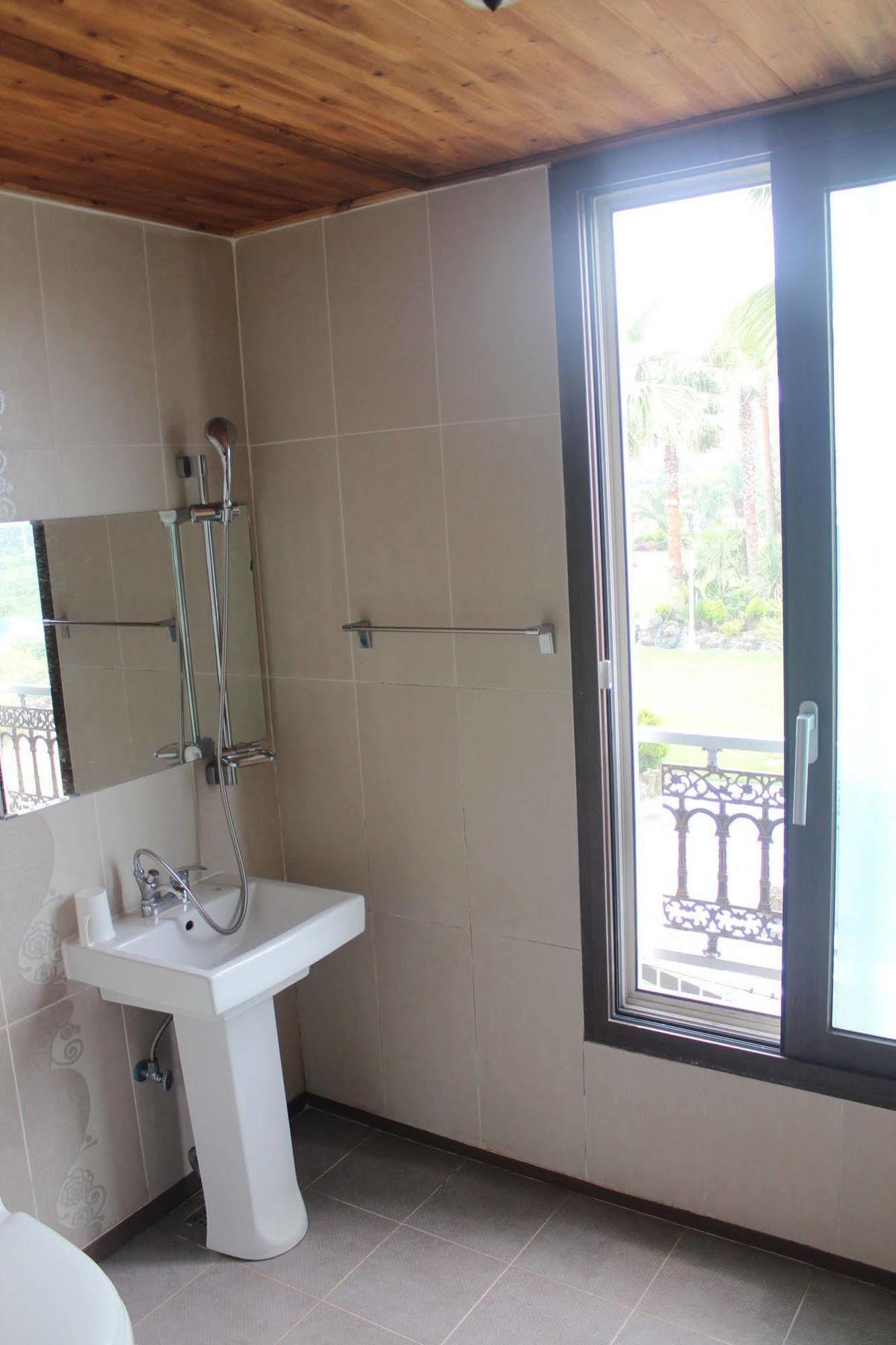 เชจู ไนน์ รีสอร์ต Hotel เมืองเชจู ภายนอก รูปภาพ